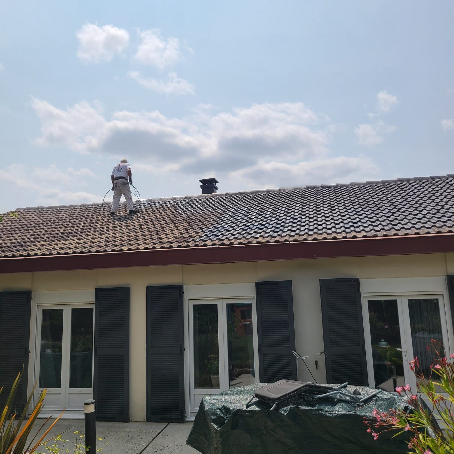 Solin de plomb — Démoussage toiture tuile